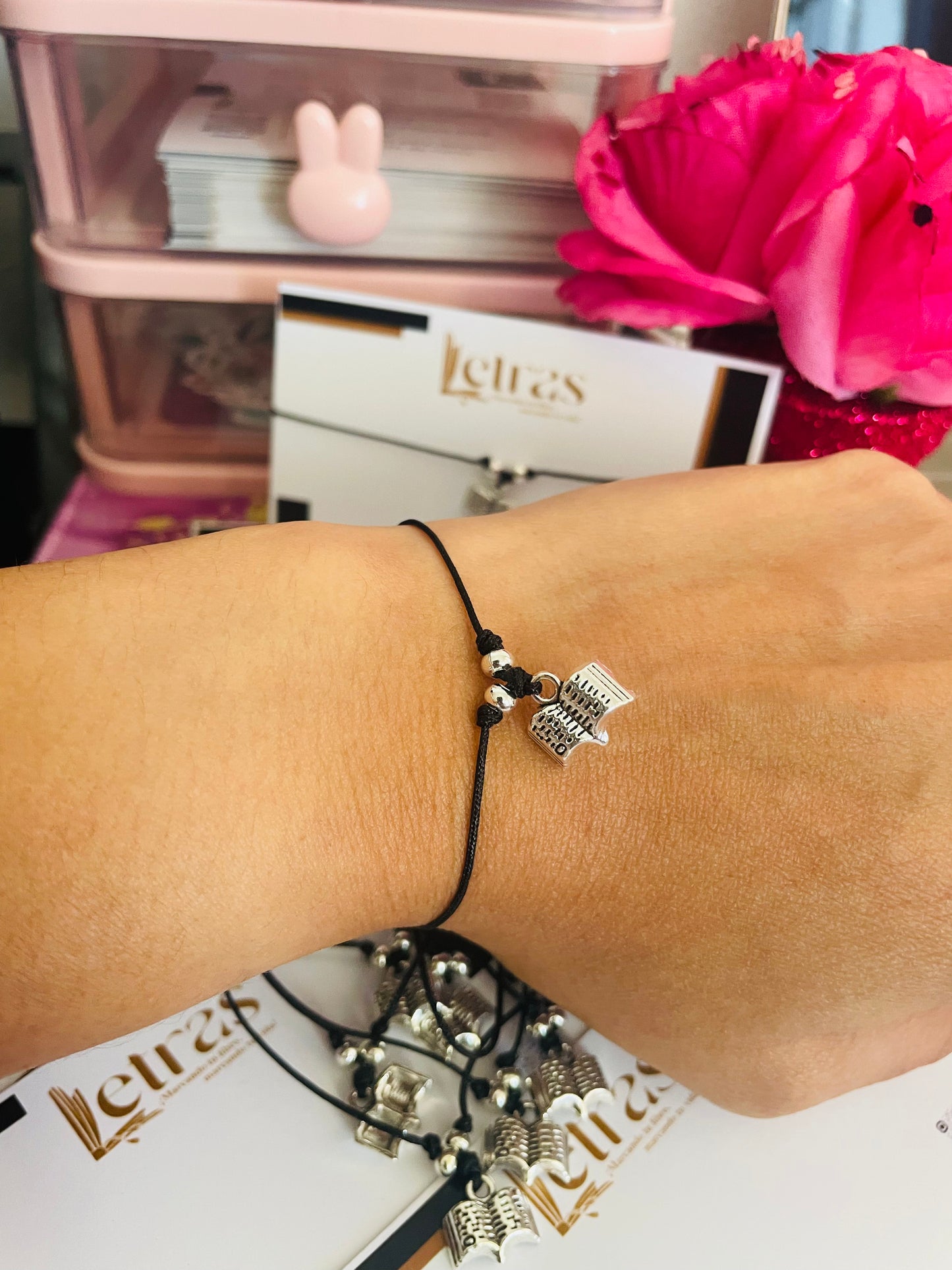 Pulsera Ajustable con Libro